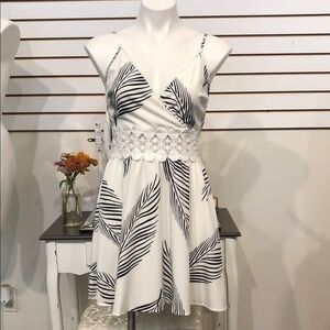 SHEIN Black and White Leaf Pattern Mini Dress